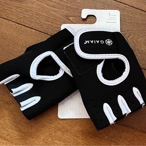 GAIAM Black and White Fitness Gloves